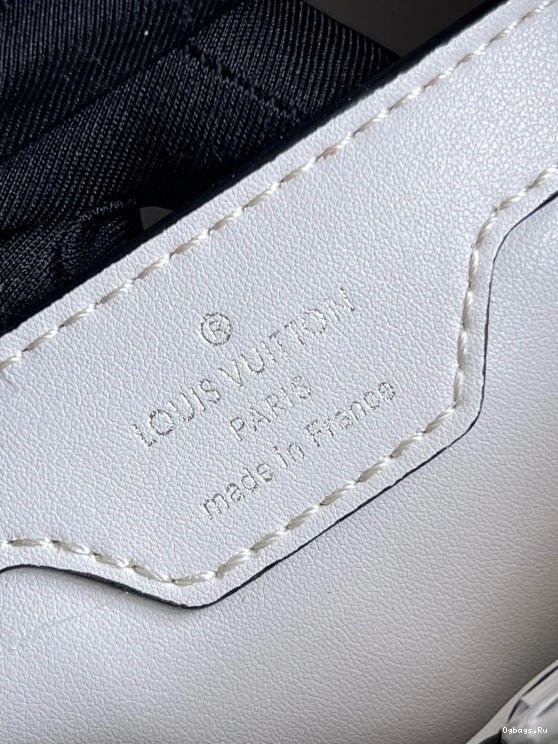 VUITTON BB LOUIS CAPUCINES 0410